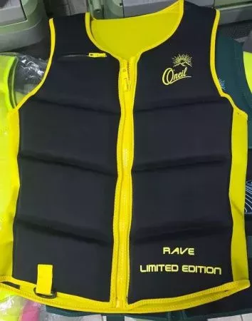 Жилет неопреновый ONEIL Rave Limited Edition (черно-жёлтый)