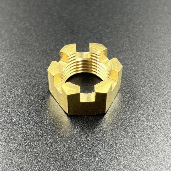 Гайка крепления гребного винта Tohatsu 40-120 (Tohatsu) 353-64121-0